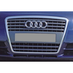 Calandre Audi contour chromé et logo Audi