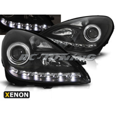 Vordere Xenon-Daylight-Scheinwerfer mit schwarzem Hintergrund für Mercedes R171 SLK 04-11